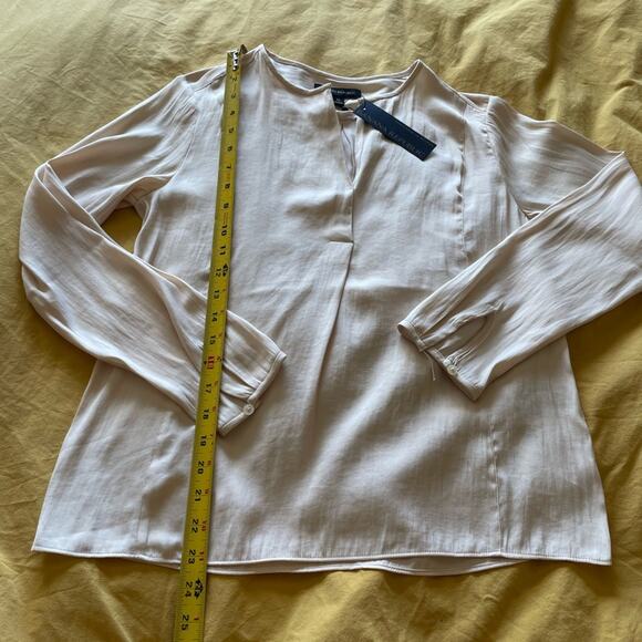 NWT Banana Republic Silky Long Sleeve V Neck Blouse in Ivory Size XS Minimalist - Picture 7 of 10